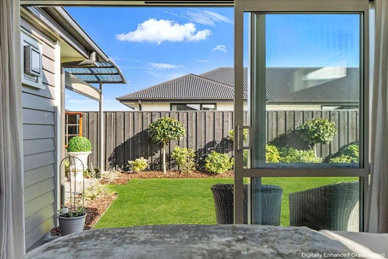 Photo of property in 13 Angus Place, Rangiora, 7400