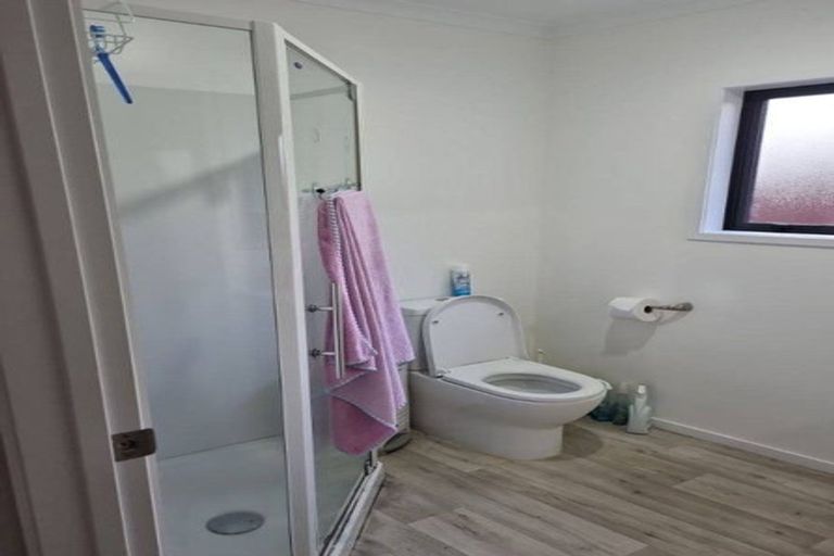 Photo of property in 20 Durham Street, Te Atatu Peninsula, Auckland, 0610
