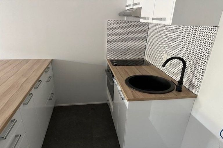 Photo of property in 28a/30 Westward Ho, Glen Eden, Auckland, 0602