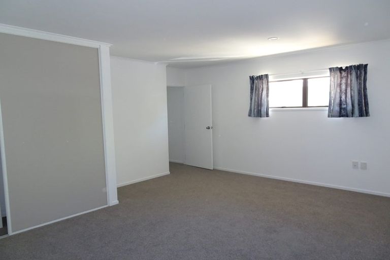 Photo of property in 73 Tramway Road, Beach Haven, Auckland, 0626