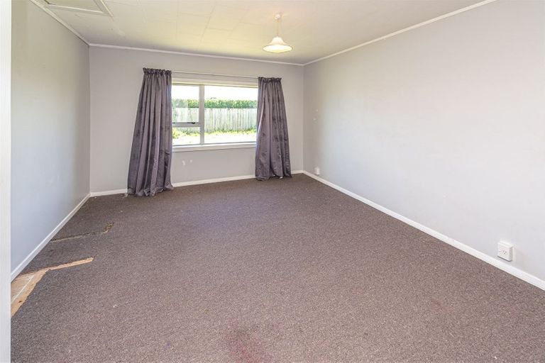 Photo of property in 30 Weraroa Road, Waverley, 4510