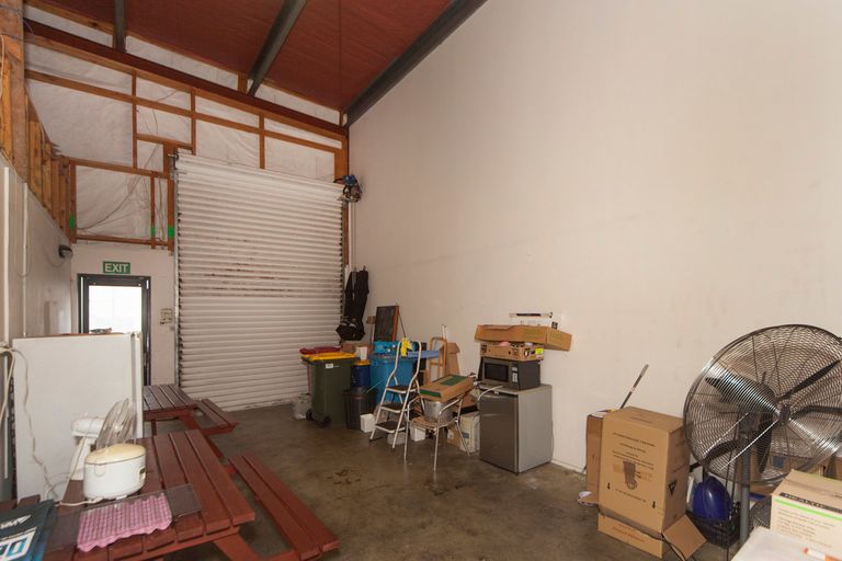 Photo of property in 11 Central Park Drive, Te Atatu South, Auckland, 0610