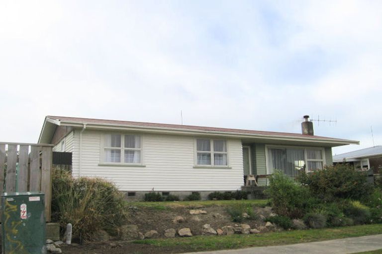Photo of property in 28 Guildford Street, Tamatea, Napier, 4112