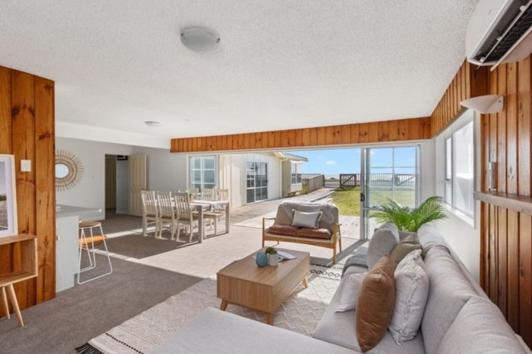 Photo of property in 68 Marine Parade, Otaki Beach, Otaki, 5512