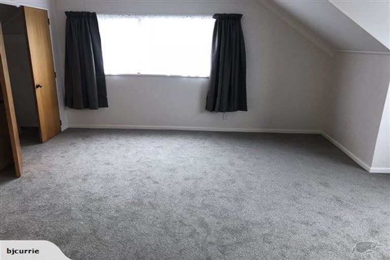 Photo of property in 32 Langston Avenue, Palmerston North, 4414