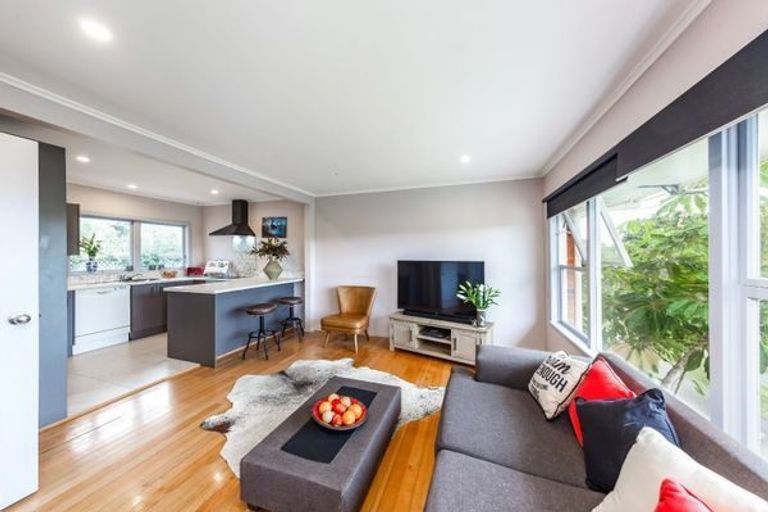 Photo of property in 2/303 Rangatira Road, Beach Haven, Auckland, 0626