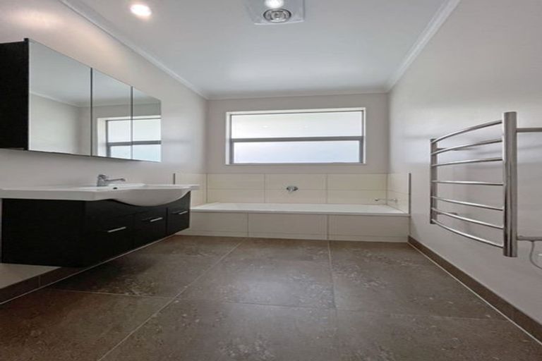 Photo of property in 13 Bankside Road, Silverdale, 0932