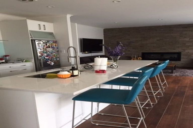 Photo of property in 11 Bickerton Rise, Churton Park, Wellington, 6037