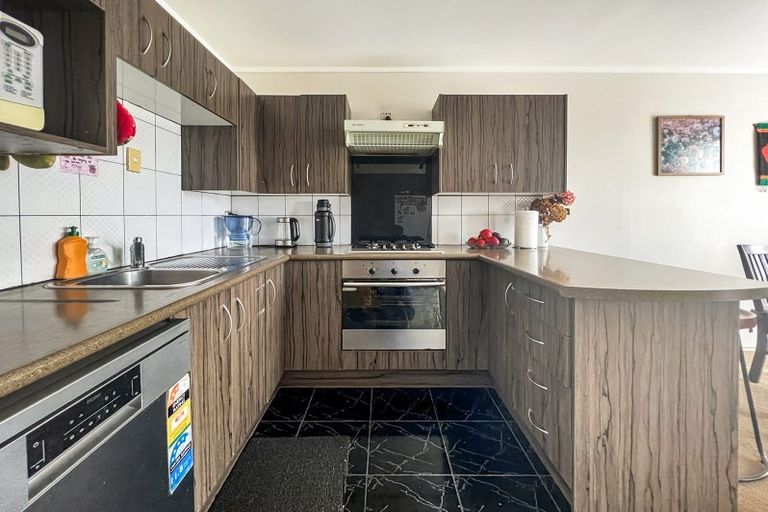 Photo of property in 6/351 West Coast Road, Glen Eden, Auckland, 0602