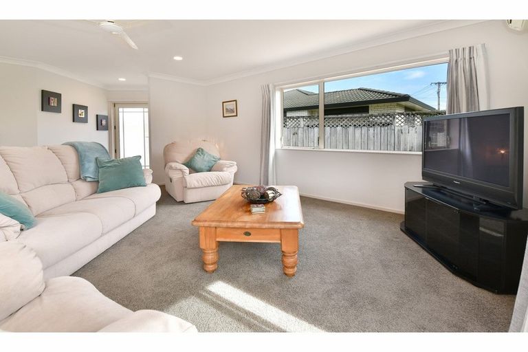 Photo of property in 2/31 Alice Avenue, Orewa, 0931