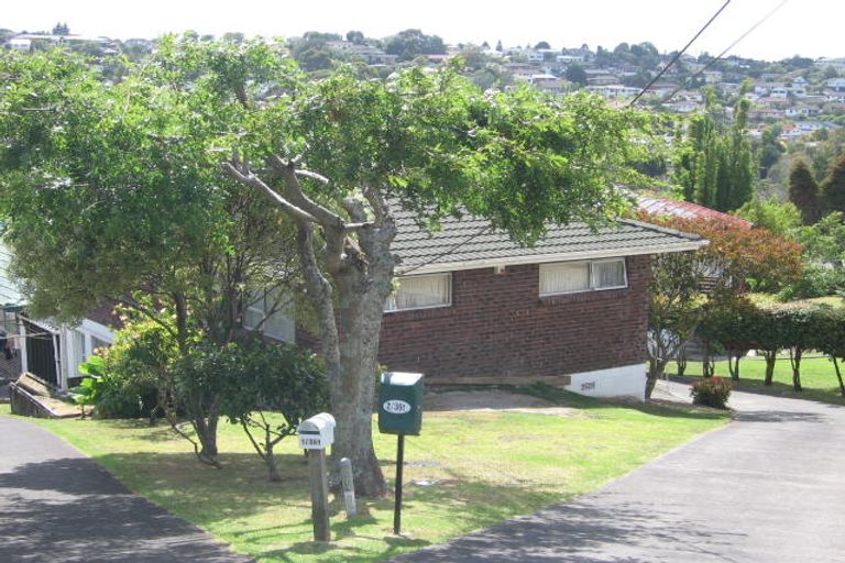 Photo of property in 2/361 Wairau Road, Totara Vale, Auckland, 0629