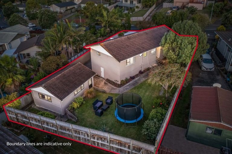 Photo of property in 6 Spinella Drive, Bayview, Auckland, 0629