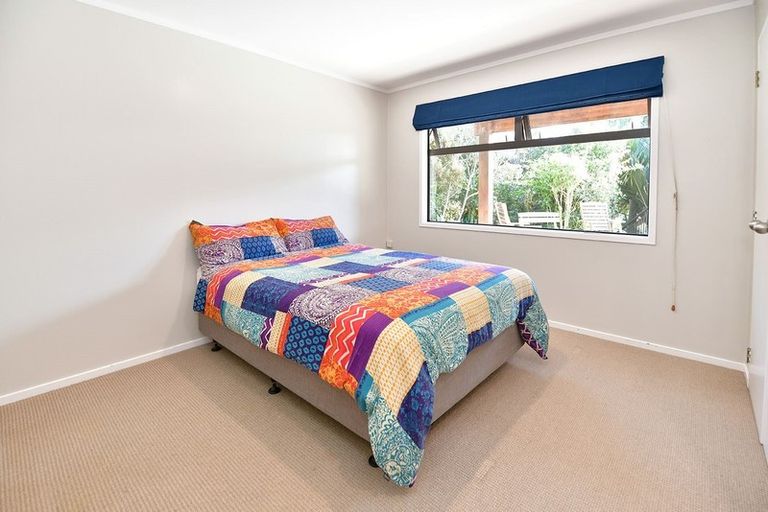 Photo of property in 36 Surf Road, Stanmore Bay, Whangaparaoa, 0932
