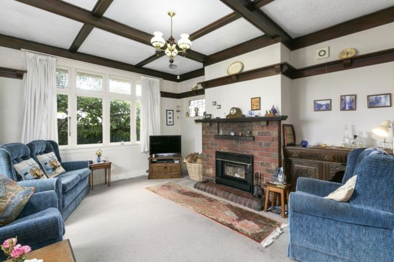 Photo of property in 62 Royal Crescent, Saint Kilda, Dunedin, 9012