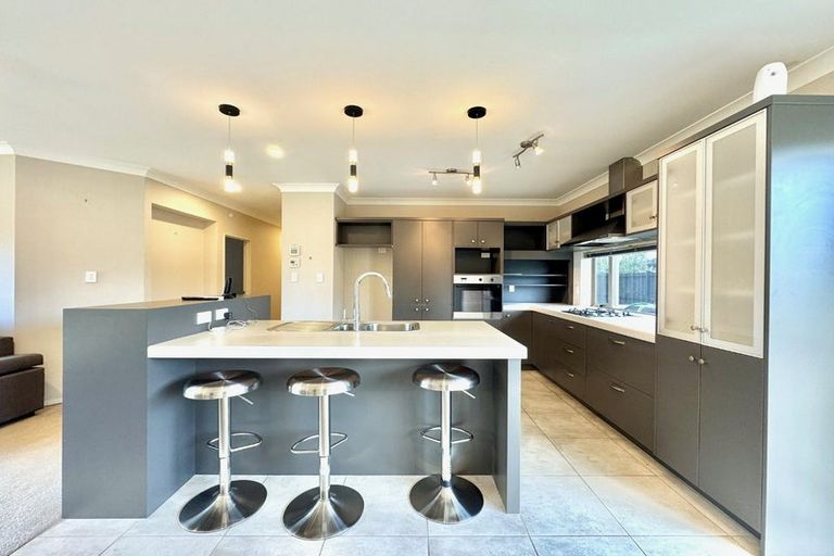 Photo of property in 54 Stranraer Crescent, Wattle Downs, Auckland, 2103