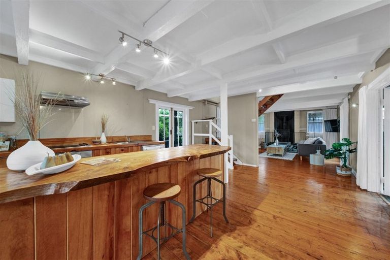 Photo of property in 18 Ohawe Terrace, Ohawe, Hawera, 4671