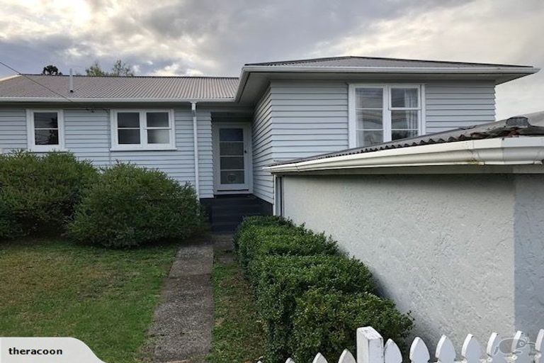 Photo of property in 1/45 Hutchinson Avenue, New Lynn, Auckland, 0600