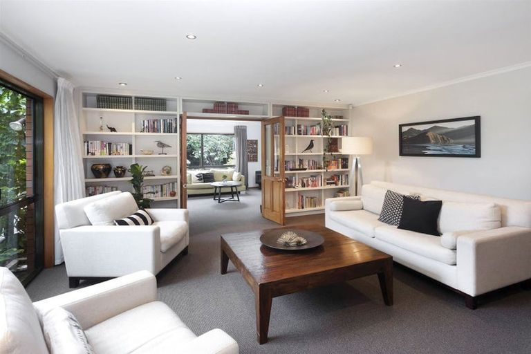 Photo of property in 5b Regency Crescent, Redwood, Christchurch, 8051