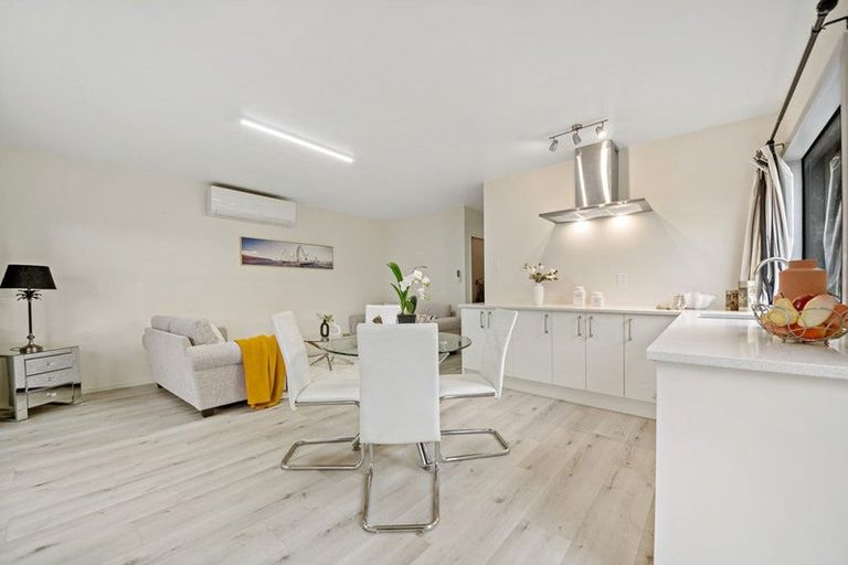 Photo of property in 2/7 Duke Street, Papakura, 2110