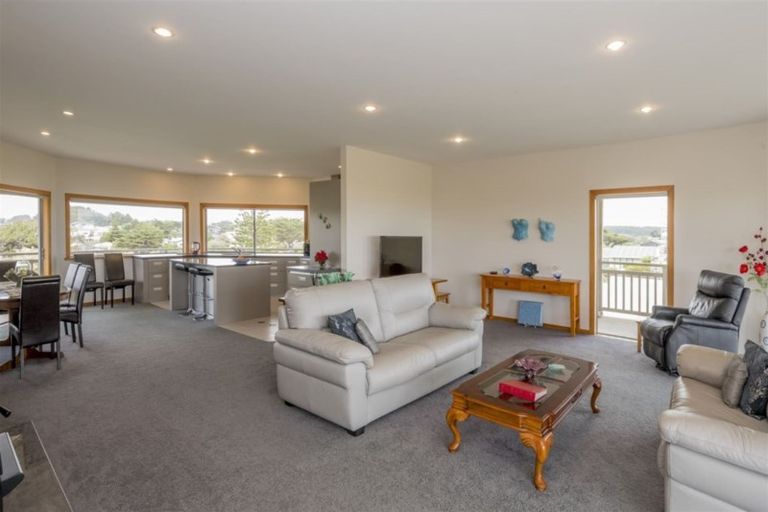 Photo of property in 103 Rua Avenue, Waitarere Beach, Levin, 5510