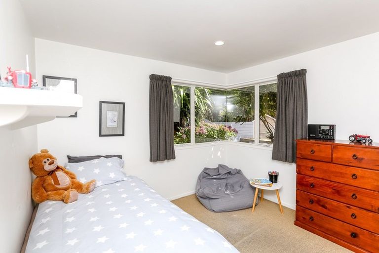 Photo of property in 11b Spencer Place, Merrilands, New Plymouth, 4312