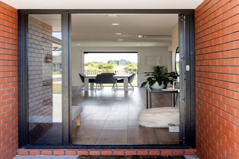 Photo of property in 7 Hyatt Close, Leamington, Cambridge, 3432