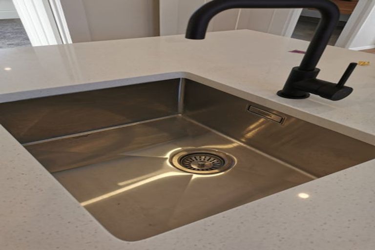 Photo of property in 4/141 Colwill Road, Massey, Auckland, 0614