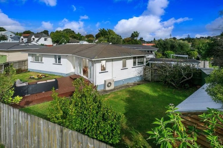 Photo of property in 1/31 Seine Road, Forrest Hill, Auckland, 0620