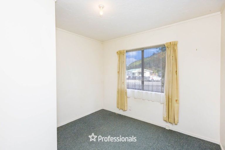 Photo of property in 5 Tulsa Grove, Totara Park, Upper Hutt, 5018
