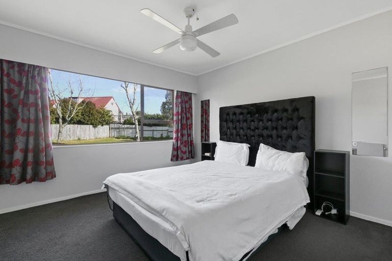 Photo of property in 12/31 Blease Street, New Lynn, Auckland, 0600