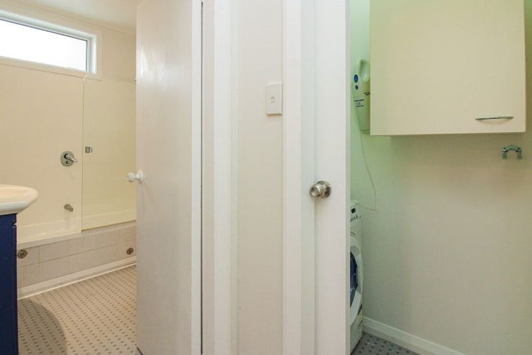 Photo of property in 43 Pembroke Road, Northland, Wellington, 6012