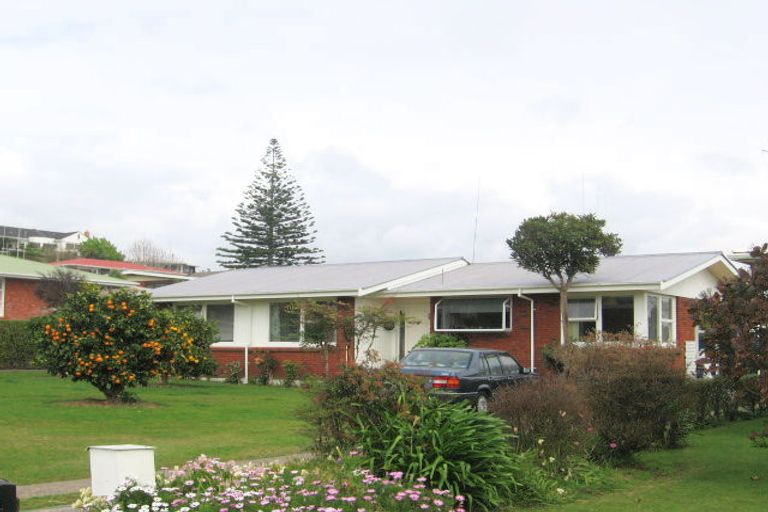 Photo of property in 35 Freyberg Street, Otumoetai, Tauranga, 3110