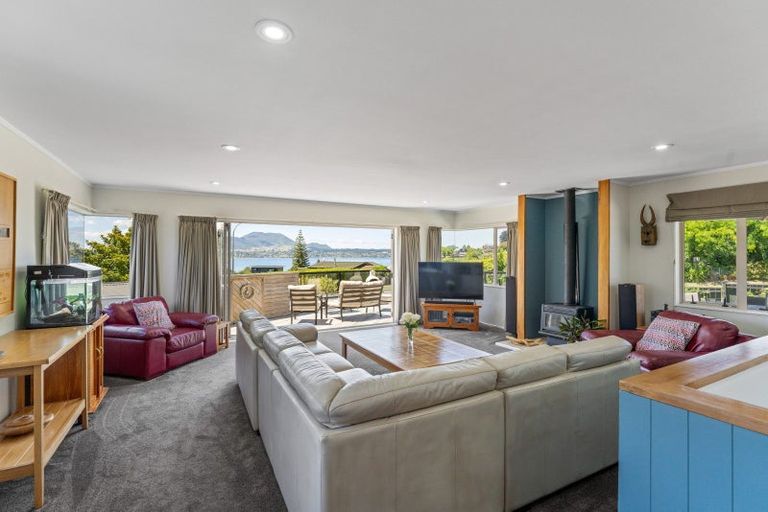 Photo of property in 17 Shera Street, Acacia Bay, Taupo, 3330