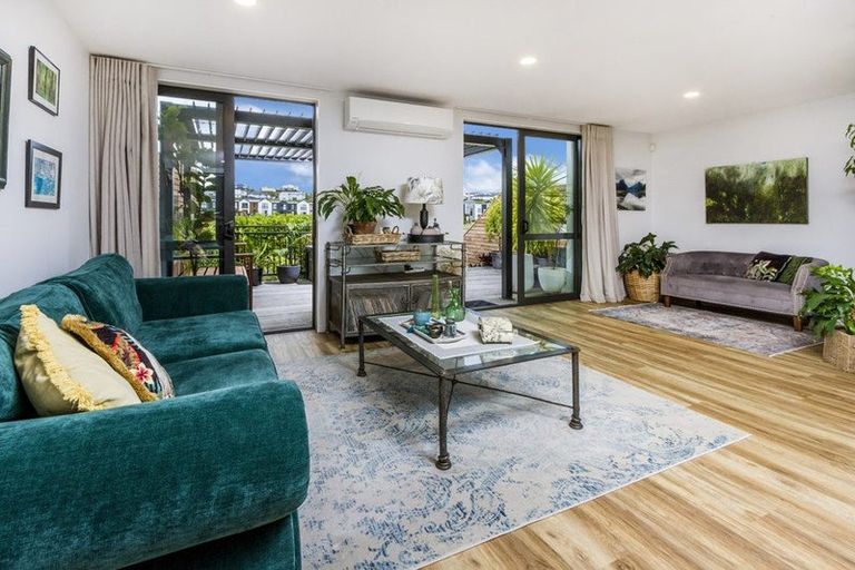 Photo of property in 77 Bonair Crescent, Silverdale, 0932