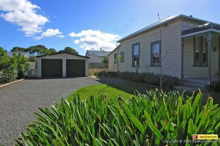Photo of property in 106 Jellicoe Street, Martinborough, 5711