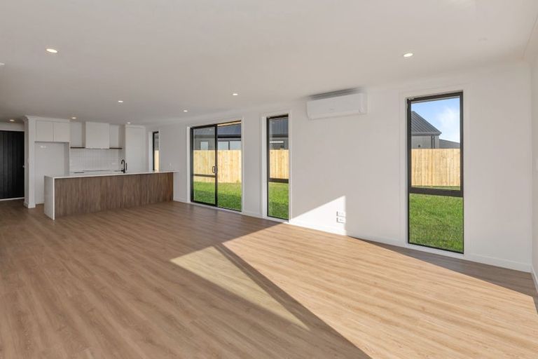 Photo of property in 8 Taurangawaka Road, One Tree Point, 0118