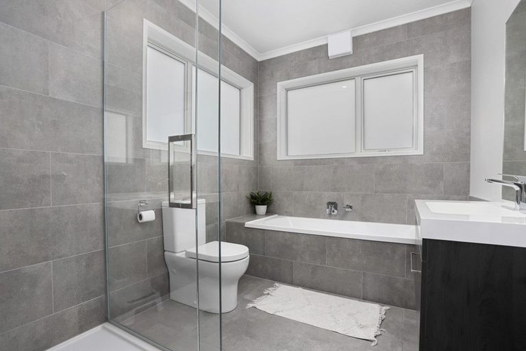 Photo of property in 3 Sanremo Lane, Stanmore Bay, Whangaparaoa, 0932