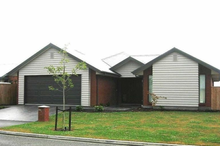 Photo of property in 4 Taiwhenua Street, Rangiora, 7400