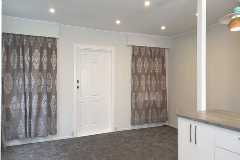 Photo of property in 2/24 Dale Crescent, Pakuranga, Auckland, 2010