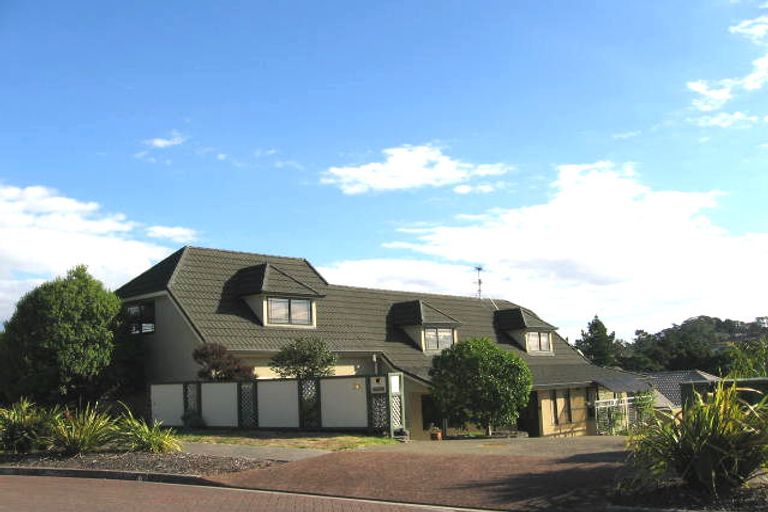 Photo of property in 16 Calypso Way, Unsworth Heights, Auckland, 0632