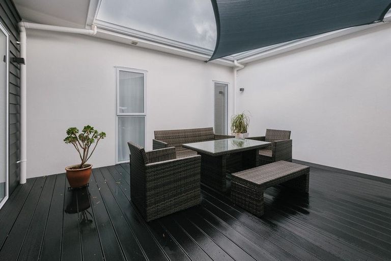 Photo of property in 10 Monaco Grove, Fitzherbert, Palmerston North, 4410