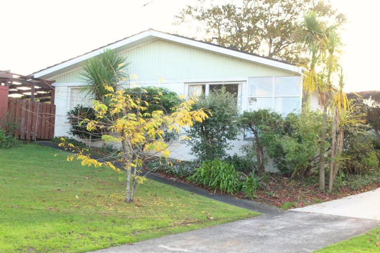 Photo of property in 2/39 Pegler Drive, Howick, Auckland, 2014