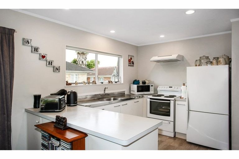 Photo of property in 3 Alpha Street, Papakura, 2110