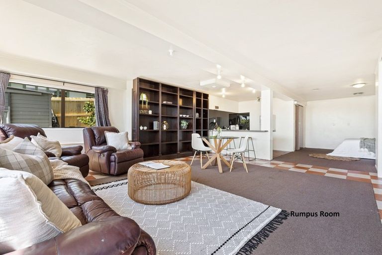 Photo of property in 6 Parrs Cross Road, Henderson, Auckland, 0612