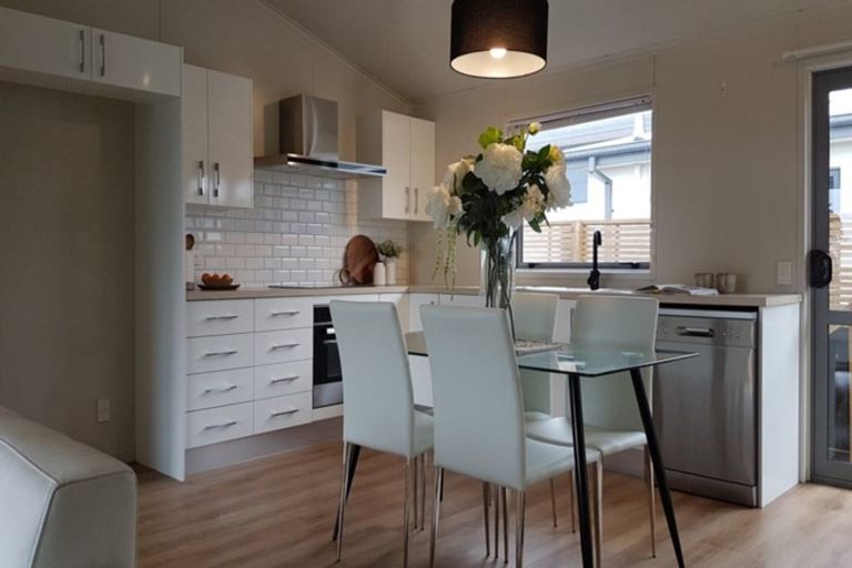 Photo of property in 3a Kingsbridge Drive, Burwood, Christchurch, 8083