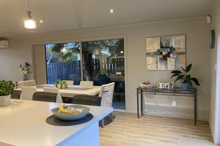 Photo of property in 4a Bemrose Place, Cockle Bay, Auckland, 2014