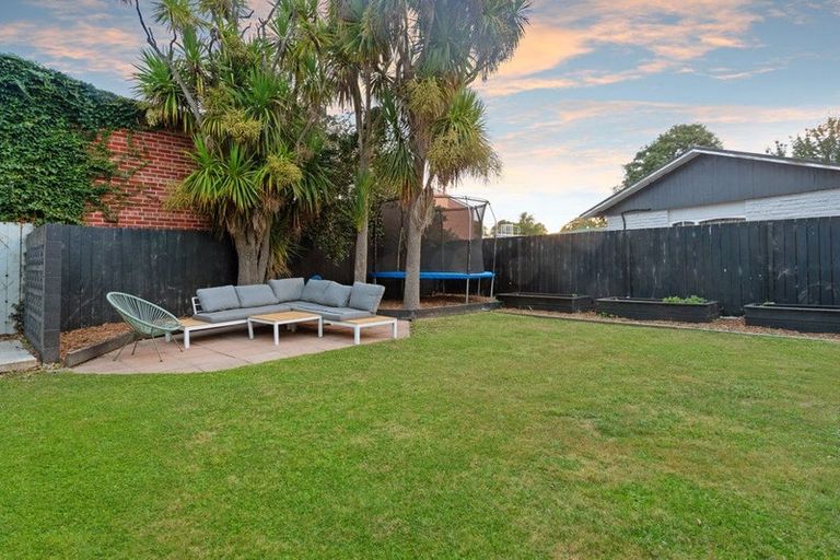 Photo of property in 7 Lake Terrace Road, Burwood, Christchurch, 8061