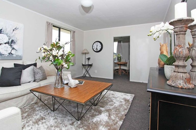 Photo of property in 16 Ussher Place, Pakuranga Heights, Auckland, 2010