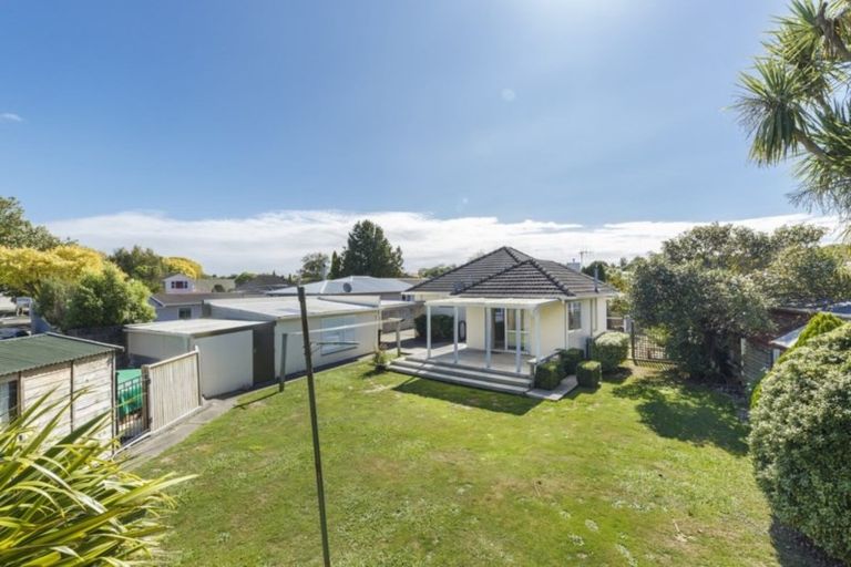 Photo of property in 37 Parkland Crescent, Terrace End, Palmerston North, 4410