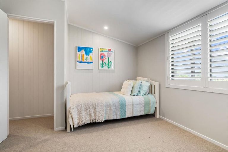 Photo of property in 111 Waireka Place, Whangamata, 3620